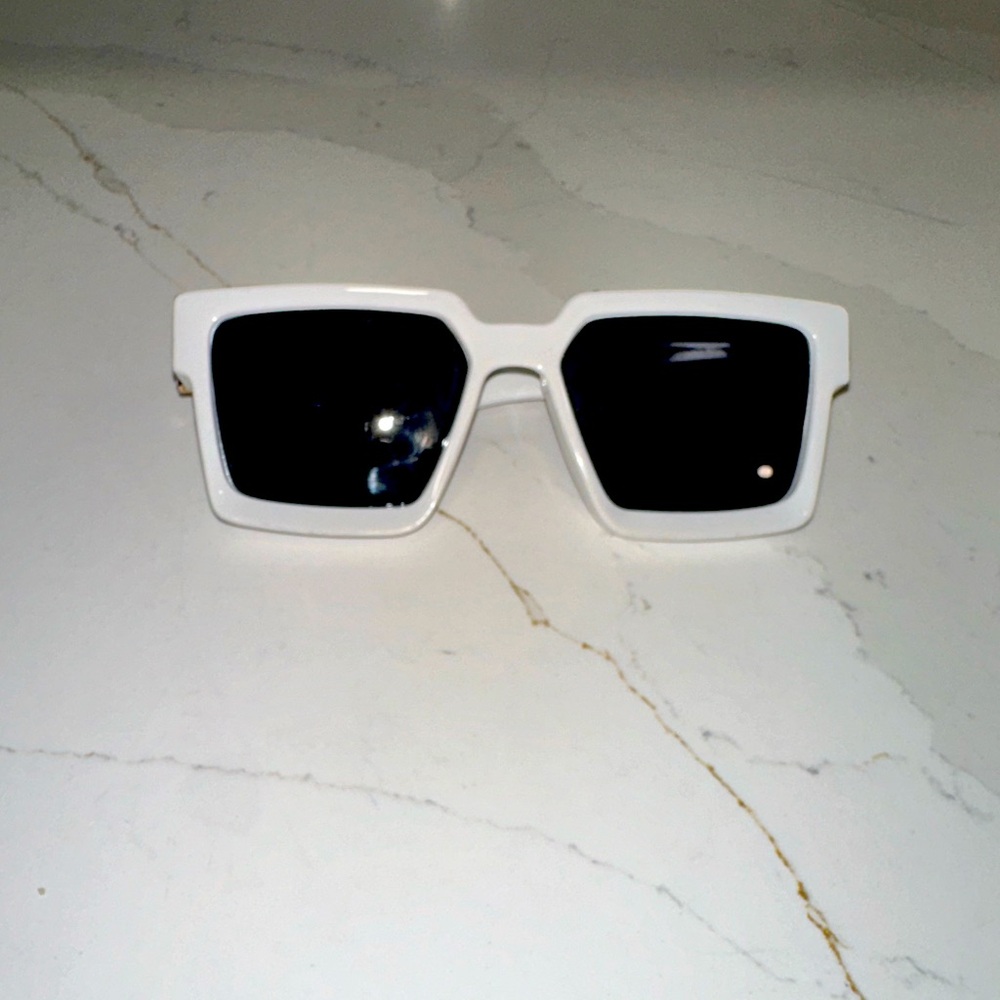 Louis Vuitton 1.1 millionaires sunglasses